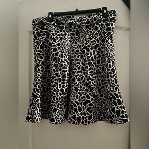 Giraffe print flowy skirt with belt